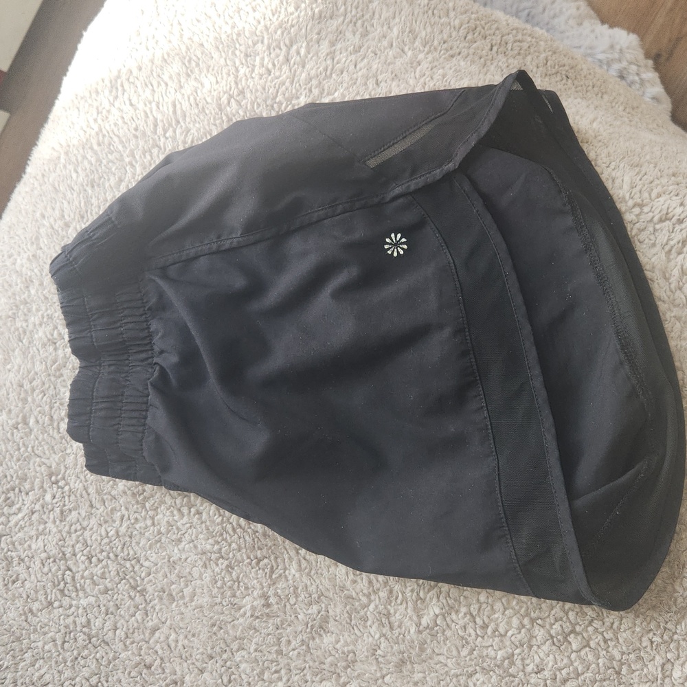 Athleta Shorts Size Medium - Picture 3 of 5